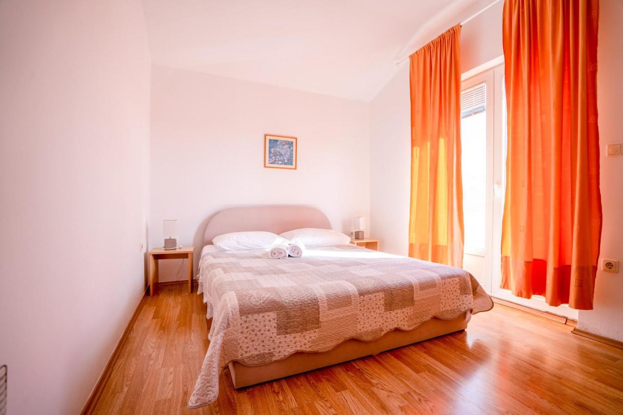 Apartments Valentin Privlaka  Exterior photo